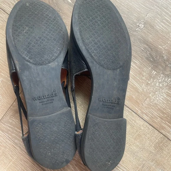 Black Open-Toe Sandals - Picture 7 of 9